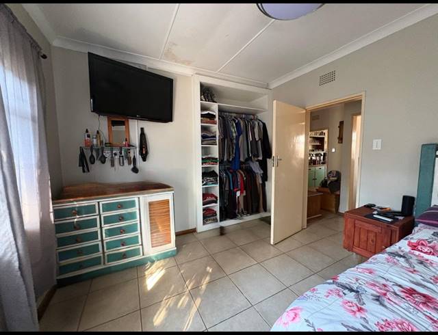 3 BEDROOM HOUSE FOR SALE IN ROTHDENE